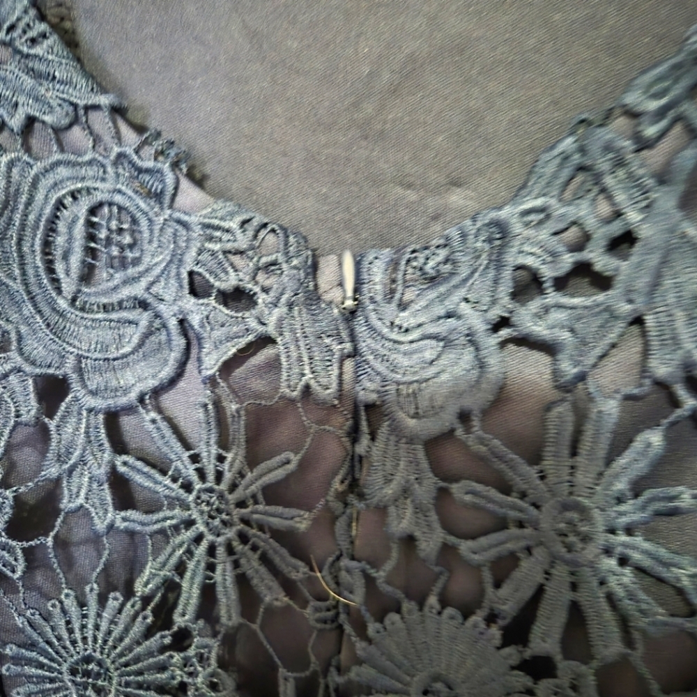 LULUS...Elegant Navy Lace mini Dress..SIZE:M - Picture 12 of 15